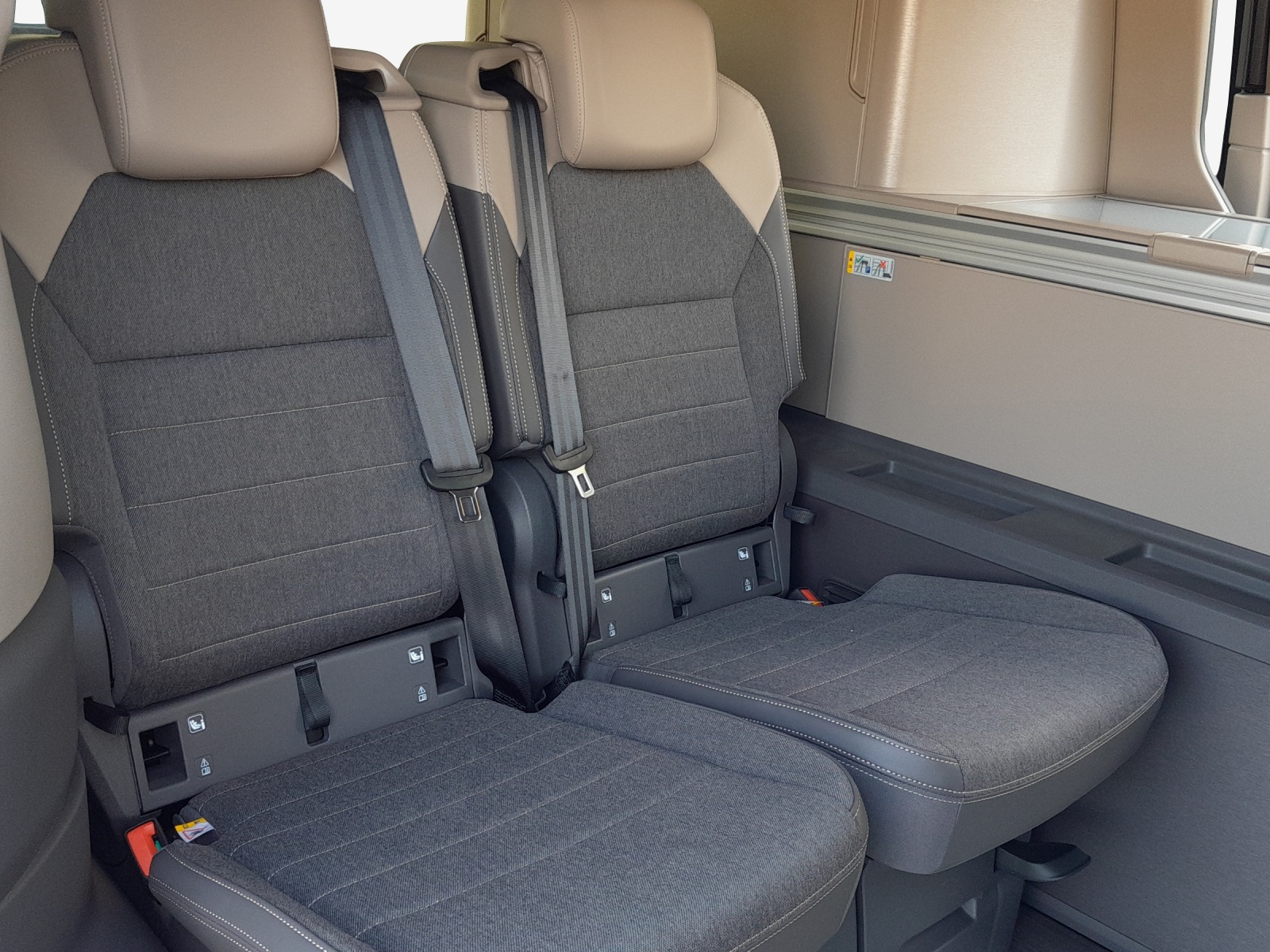 VW California eHybrid Ocean Liberty 4Motion-image-11