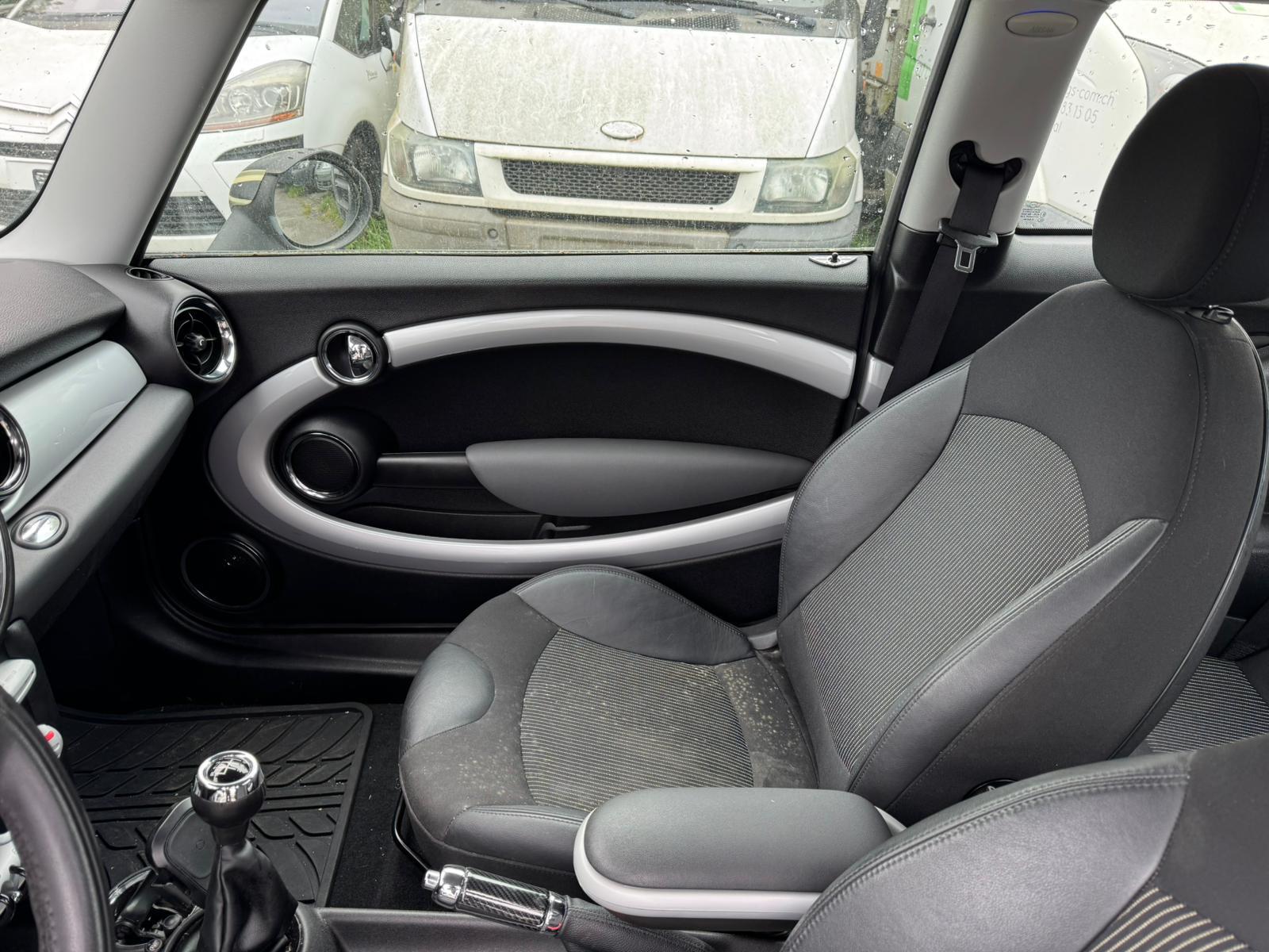 MINI Cooper-image-10