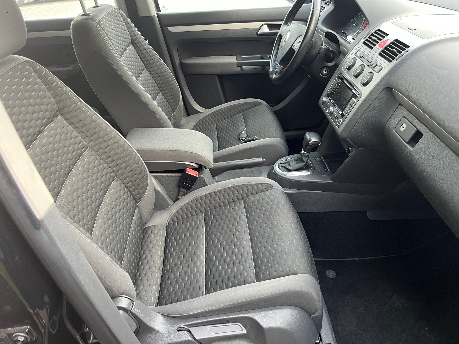 VW Touran 1.4 TSI Trendline DSG-image-9