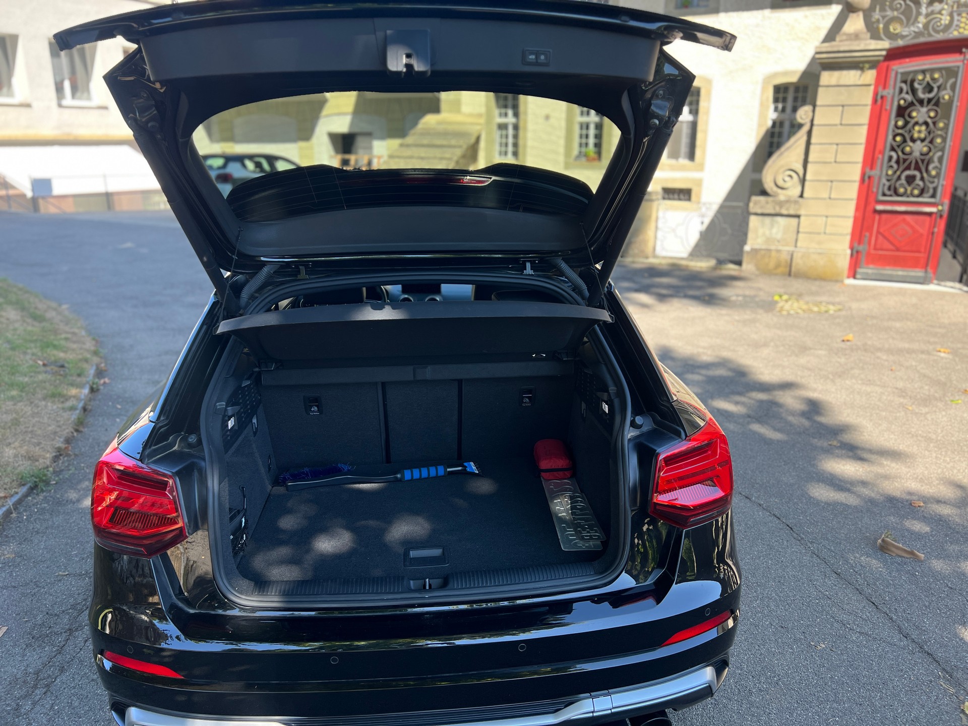AUDI SQ2 TFSI quattro S-tronic-image-5
