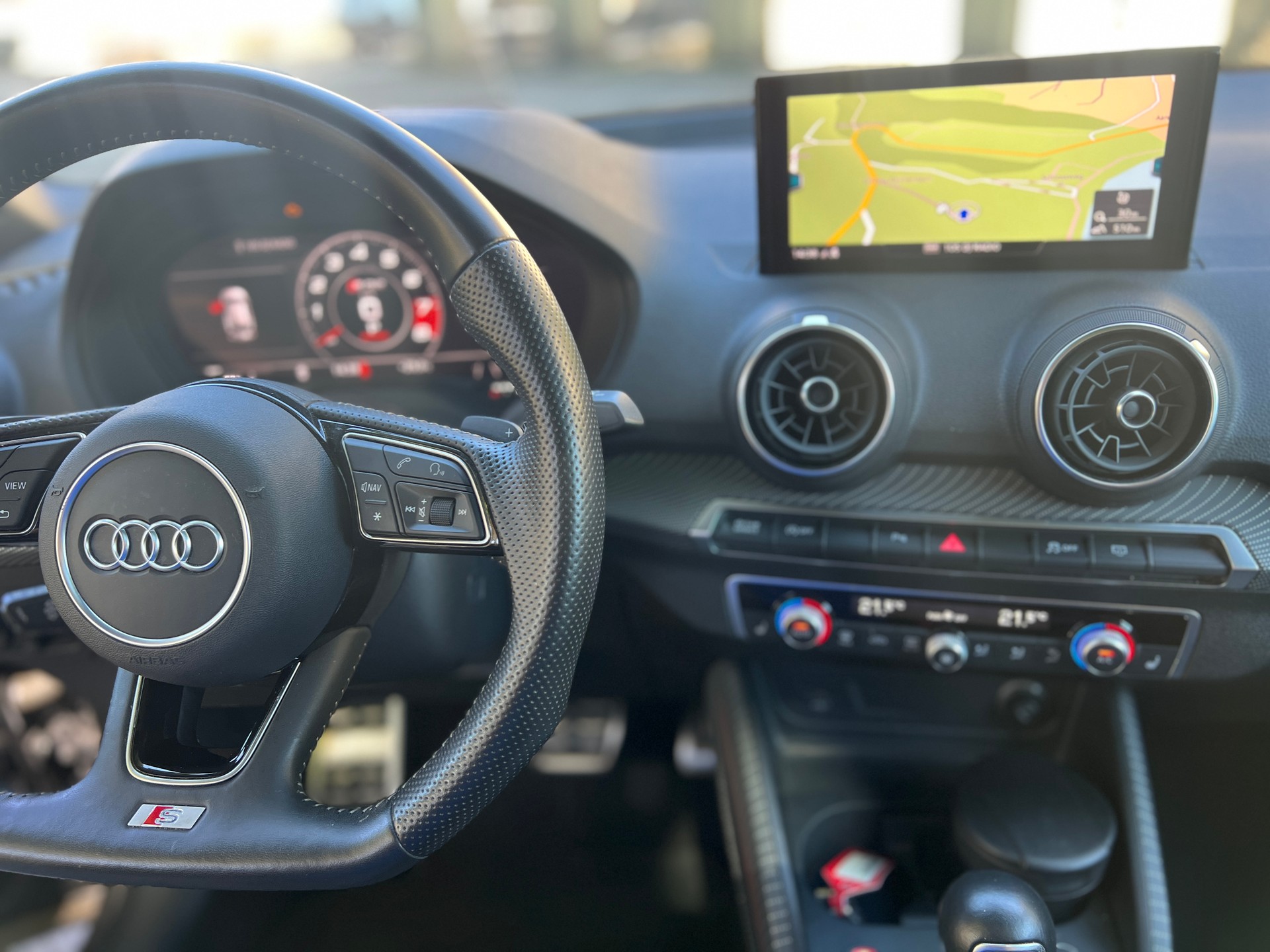 AUDI SQ2 TFSI quattro S-tronic-image-11