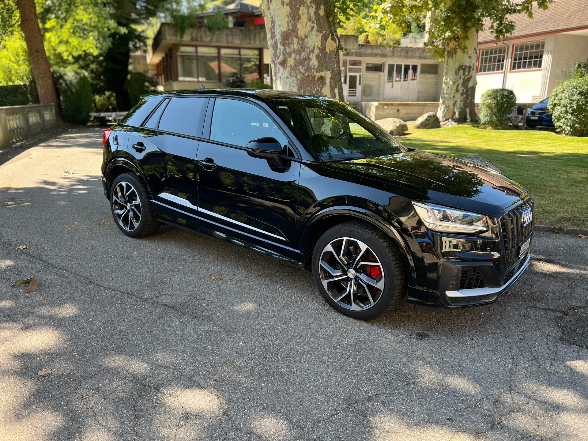 AUDI SQ2 TFSI quattro S-tronic-image-3