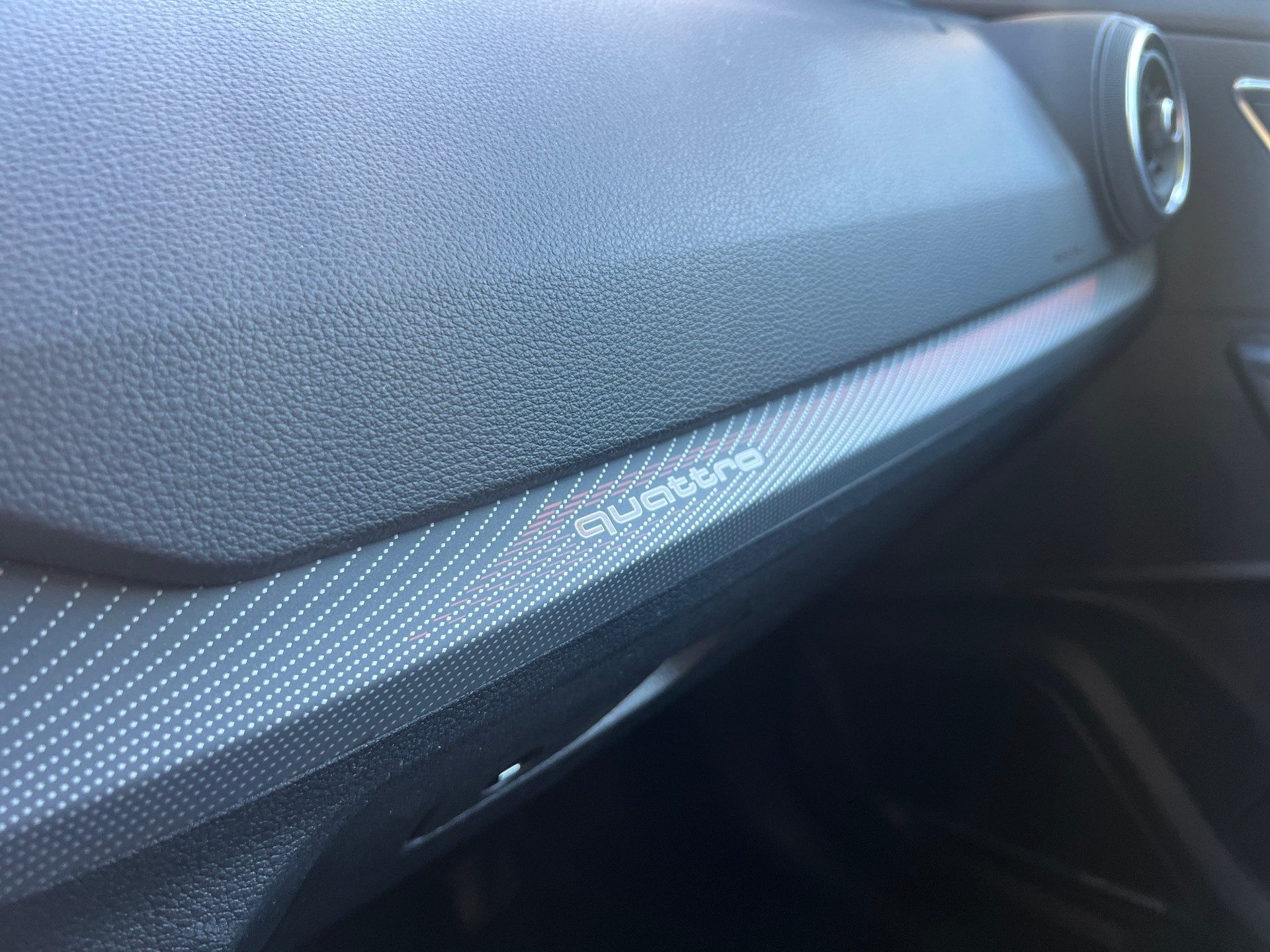 AUDI SQ2 TFSI quattro S-tronic-image-12