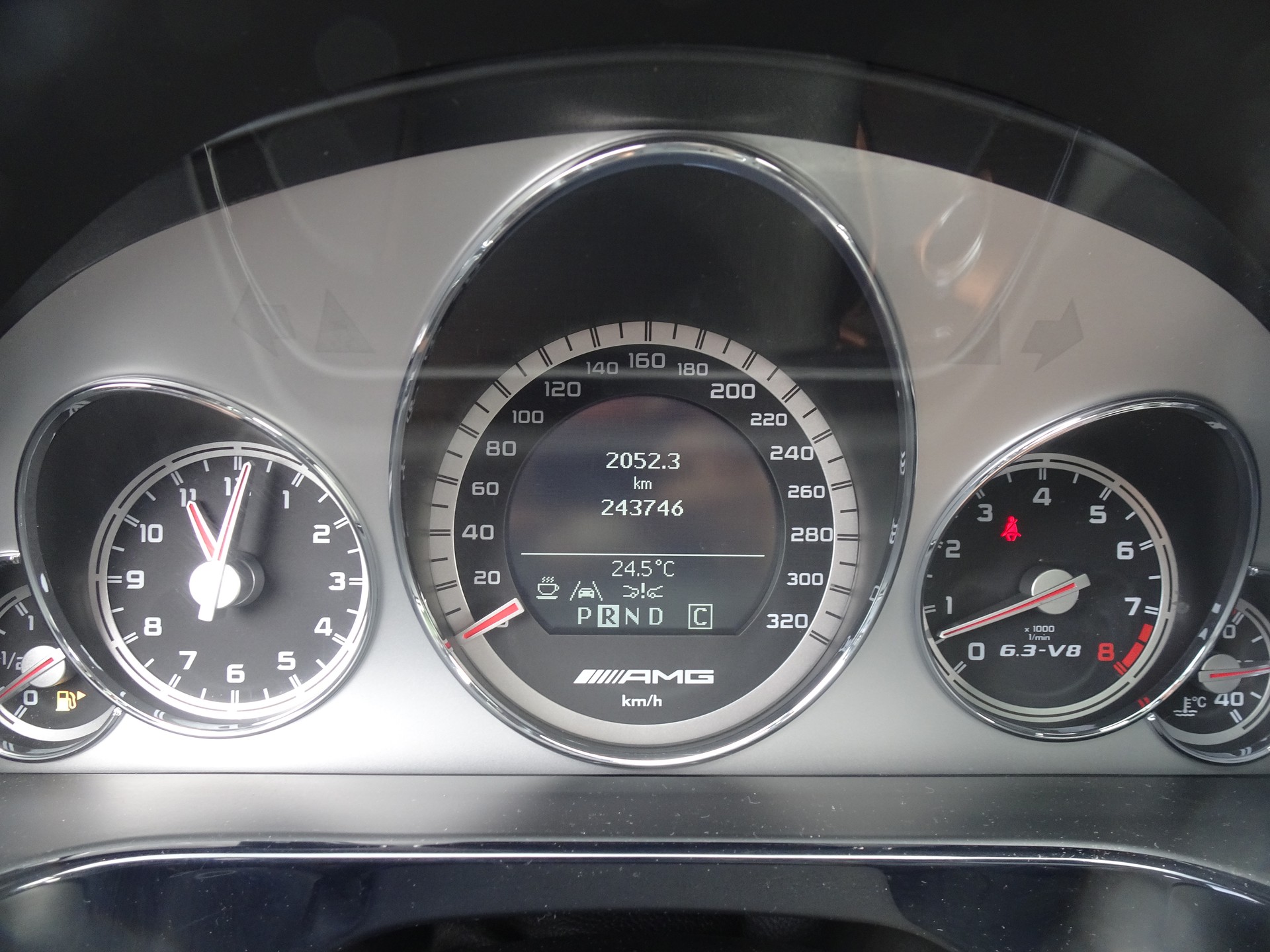 MERCEDES-BENZ E 63 AMG Speedshift MCT-image-14