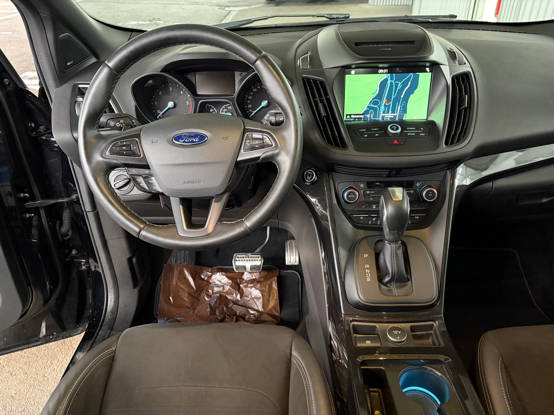 FORD Kuga 2.0 TDCi ST Line 4WD PowerShift-image-5