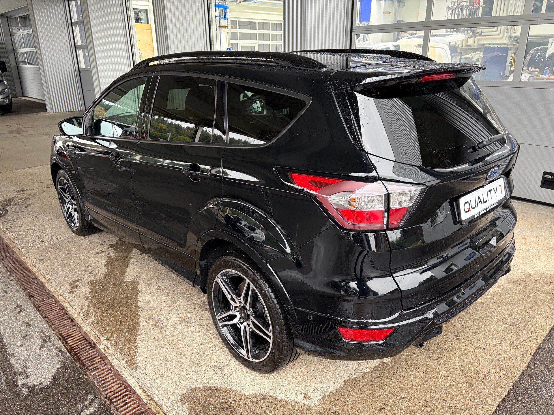 FORD Kuga 2.0 TDCi ST Line 4WD PowerShift-image-2