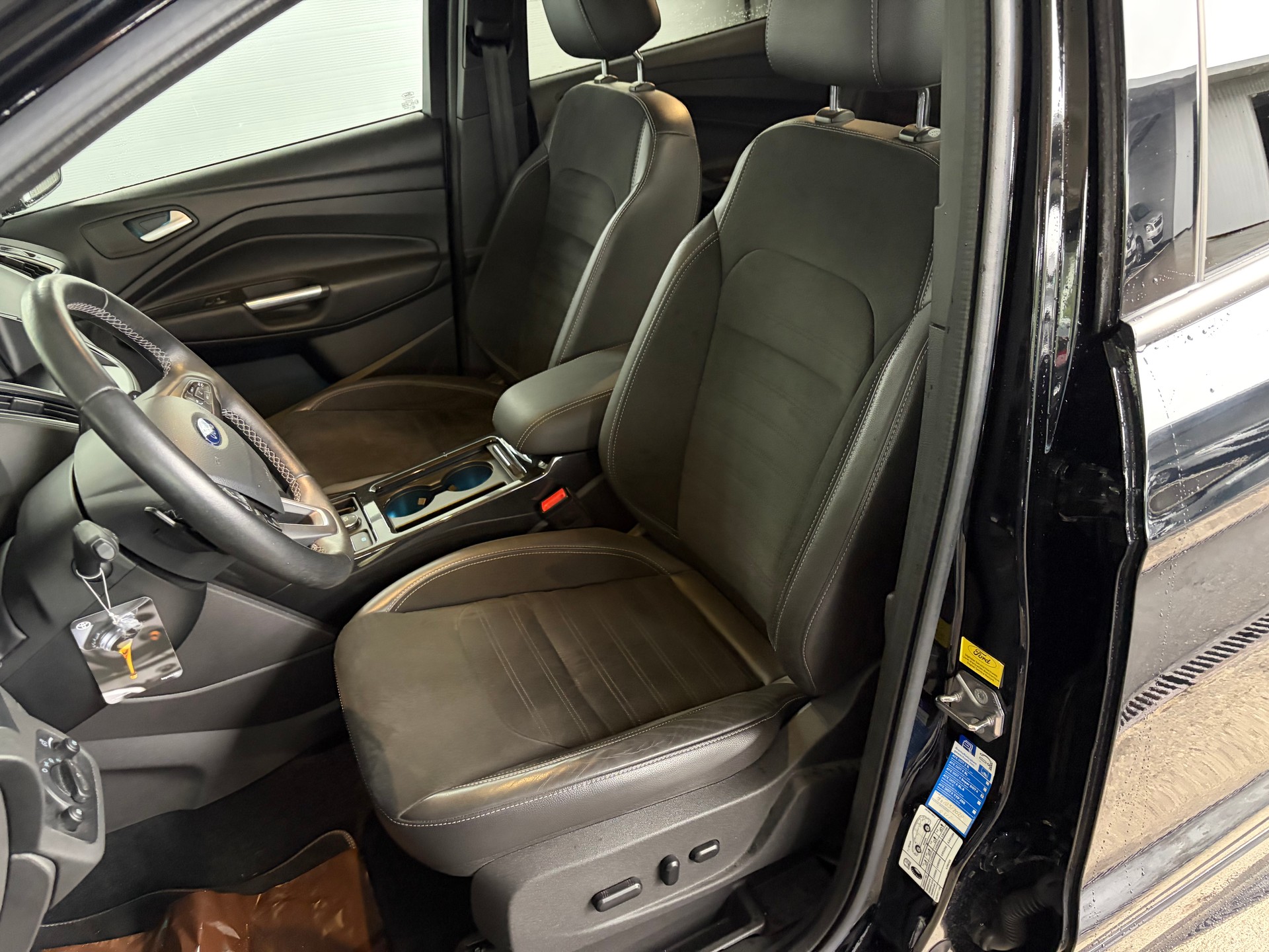 FORD Kuga 2.0 TDCi ST Line 4WD PowerShift-image-6