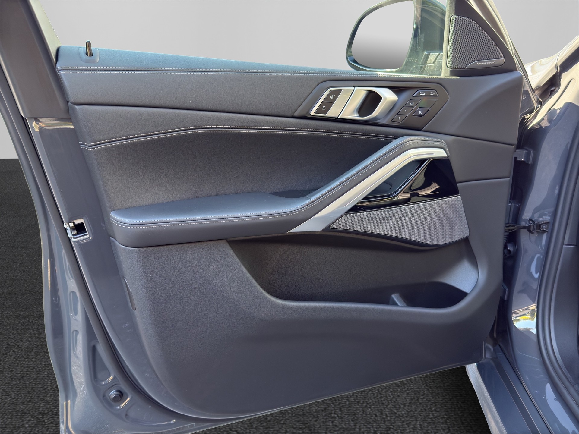 BMW X6 40i xDrive M Sport Pro-image-13