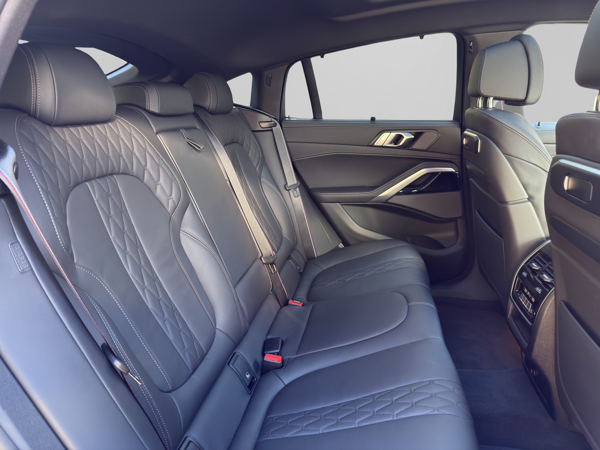 BMW X6 40i xDrive M Sport Pro-image-12