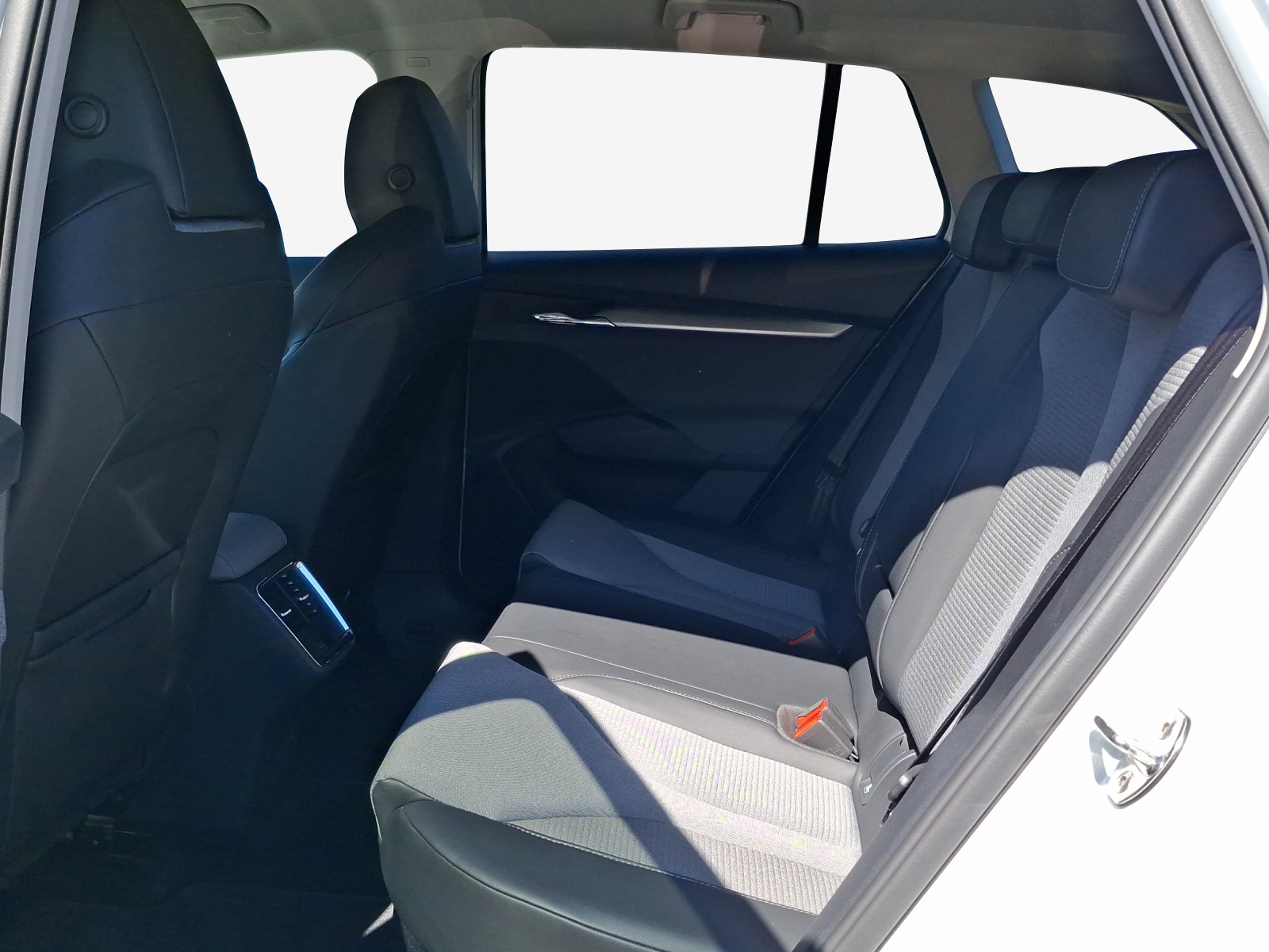 SKODA Enyaq iV 80x-image-11