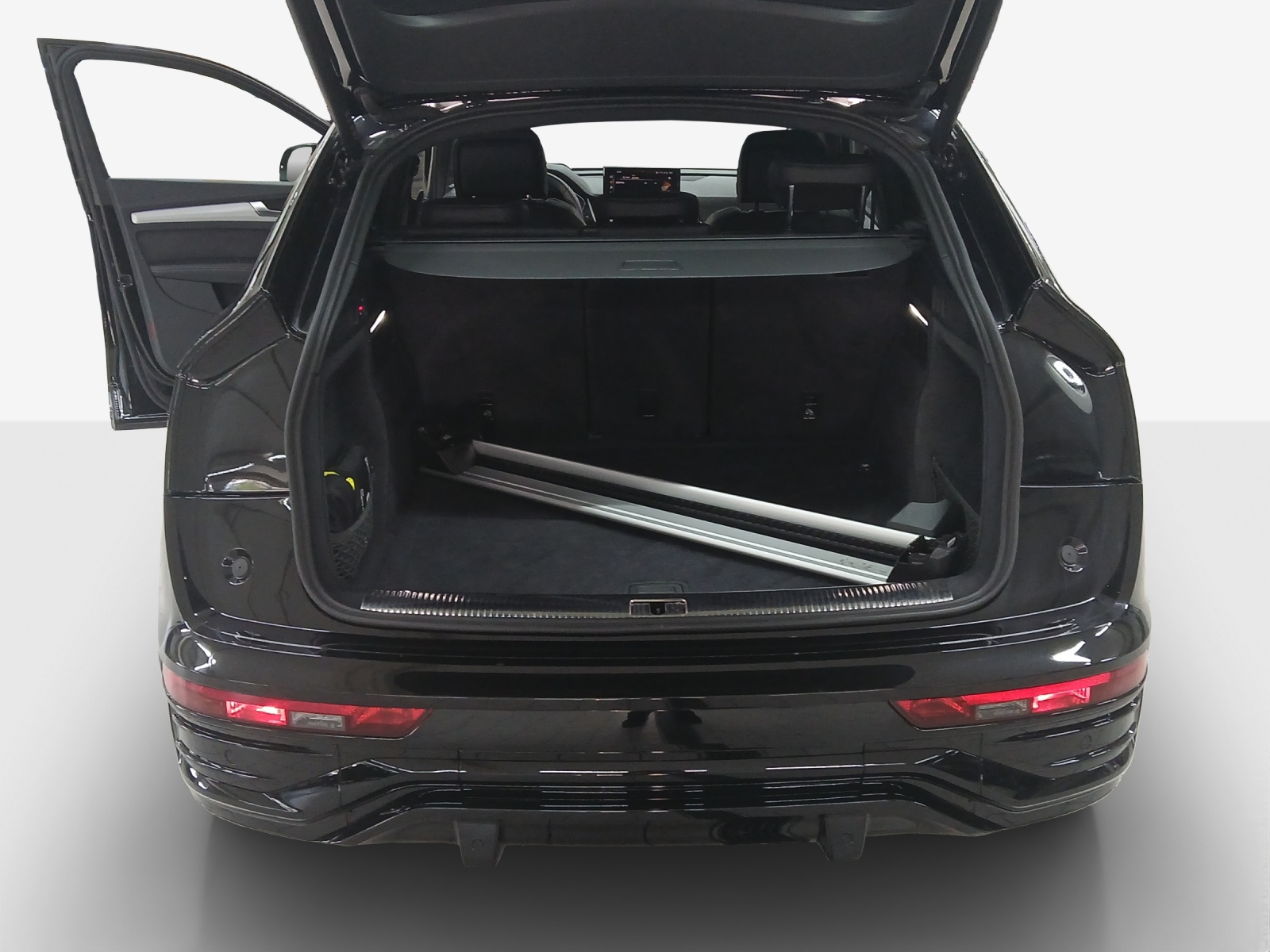 AUDI Q5 Sportback 40 TDI Blackedition quattro S-tronic-image-12