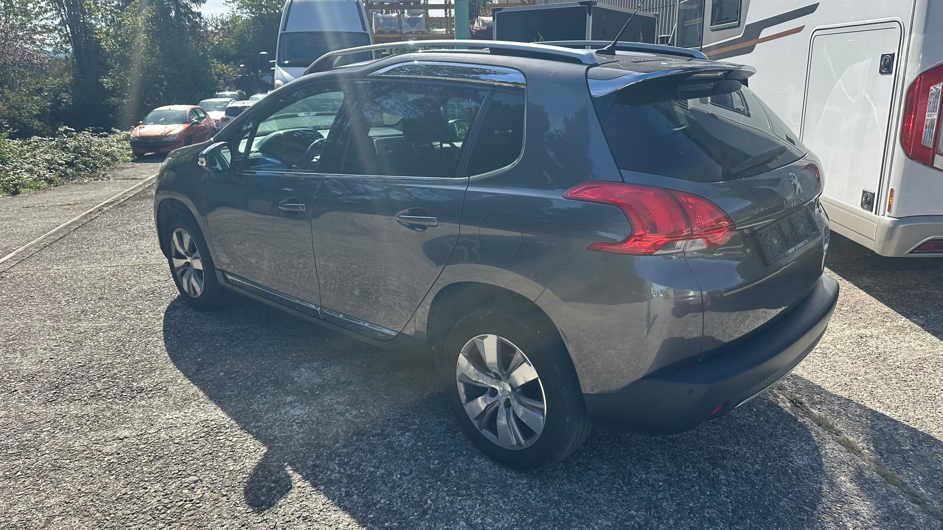 PEUGEOT 2008 1.2 PureTech Allure-image-7