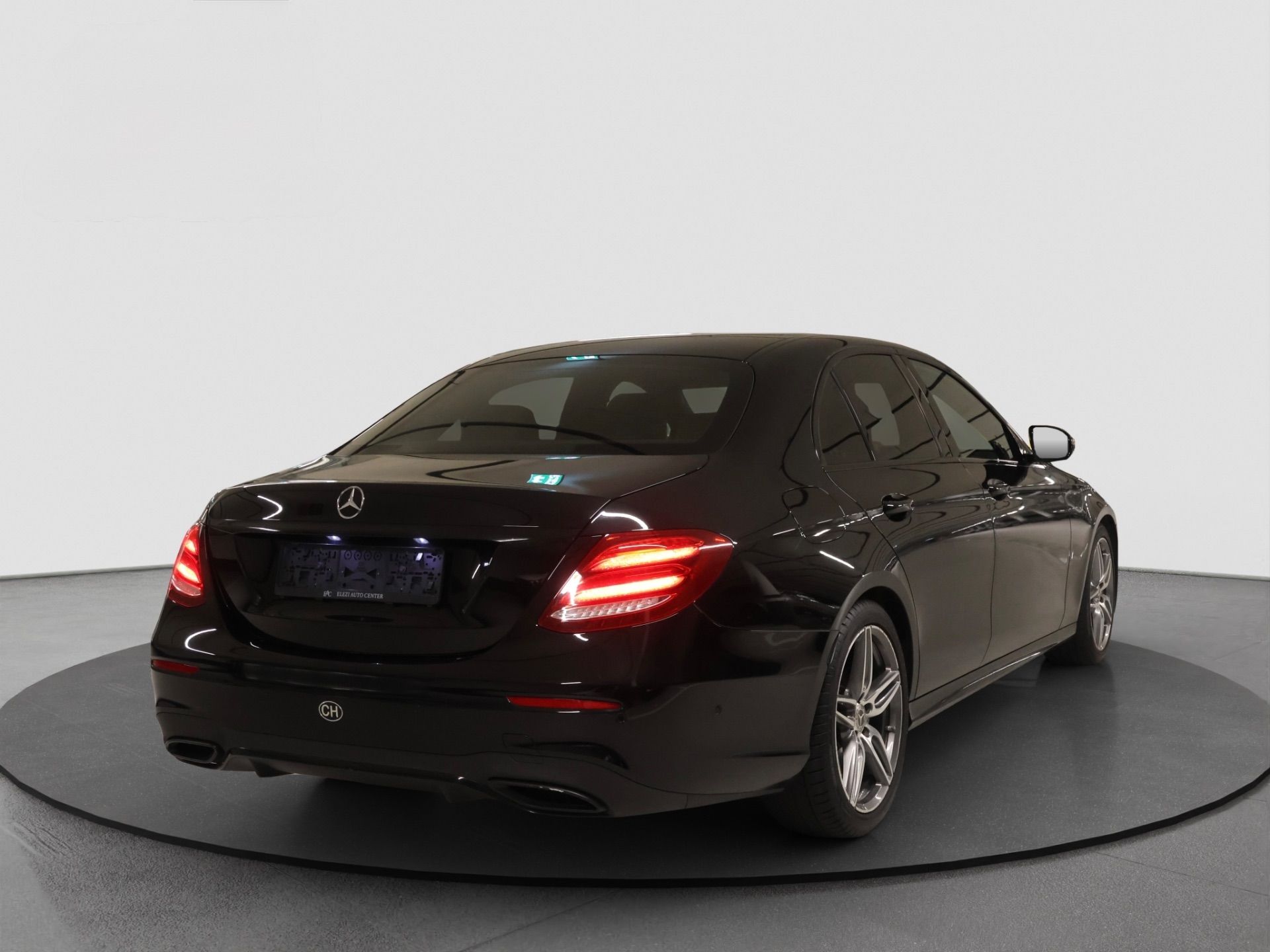 MERCEDES-BENZ E 220 E-Klasse E 220 d AMG Line-image-3