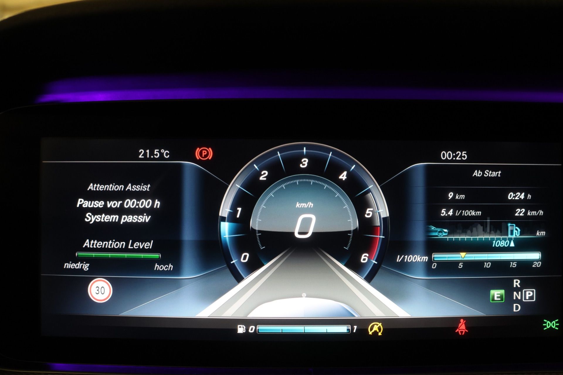 MERCEDES-BENZ E 220 E-Klasse E 220 d AMG Line-image-8