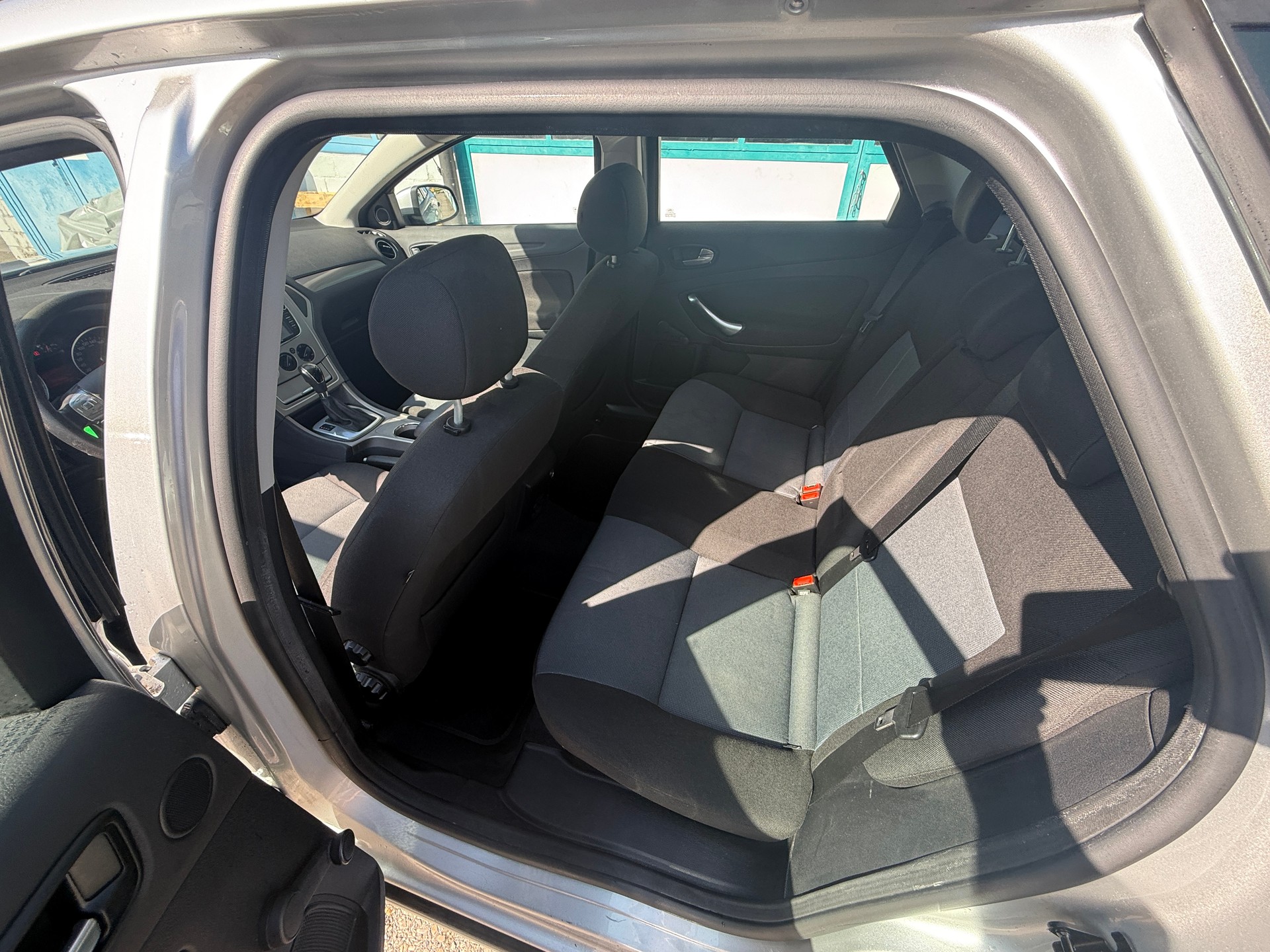 FORD Mondeo 2.3i 16V Carving Automatic-image-7