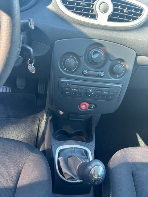 RENAULT Clio 1.2 16V Yahoo-image-8