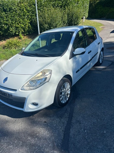 RENAULT Clio 1.2 16V Yahoo-image-1