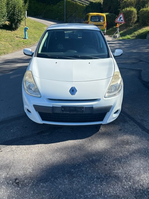 RENAULT Clio 1.2 16V Yahoo-image-0
