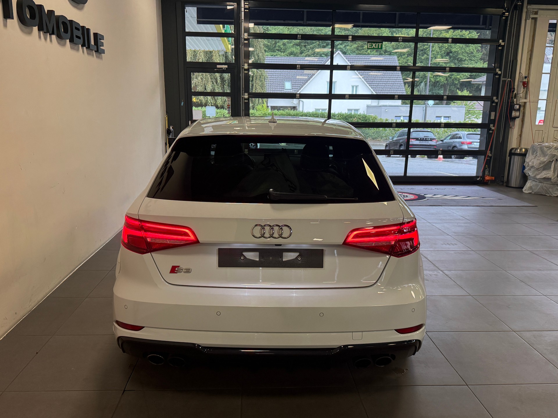 AUDI S3 Sportback 2.0 TFSI quattro S-tronic-image-4