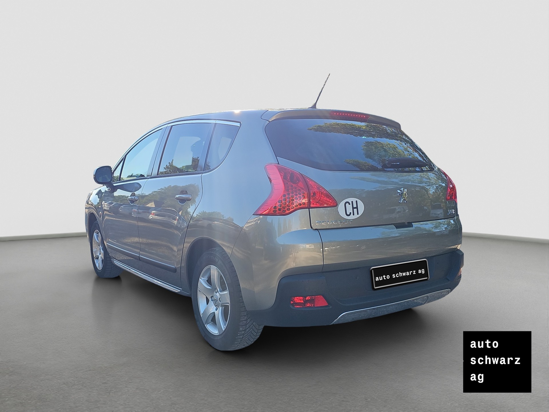 PEUGEOT 3008 1.6 16V T Allure Tiptronic-image-6