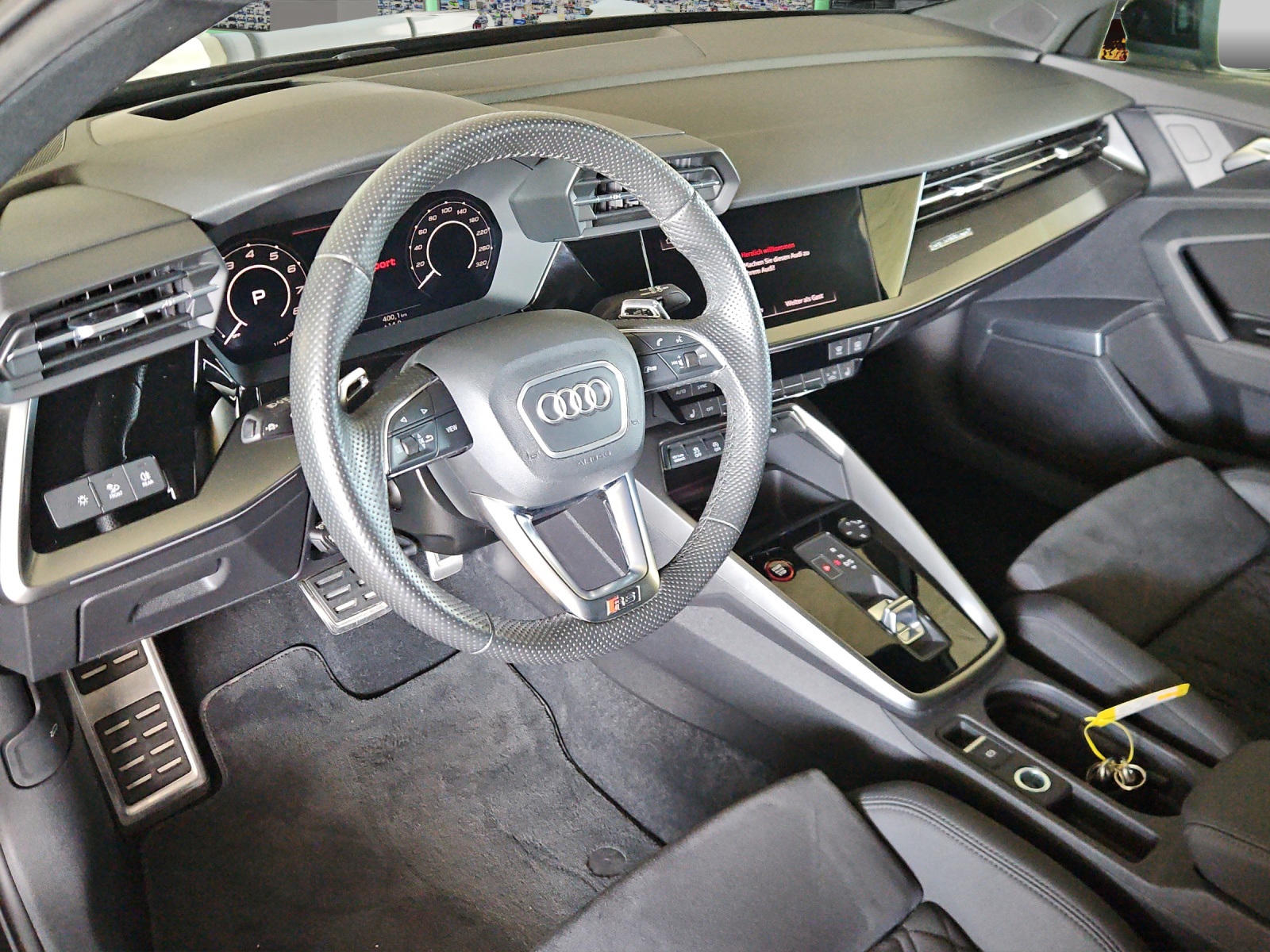 AUDI RS3 Sportback 2.5 TSI quattro S-tronic-image-6