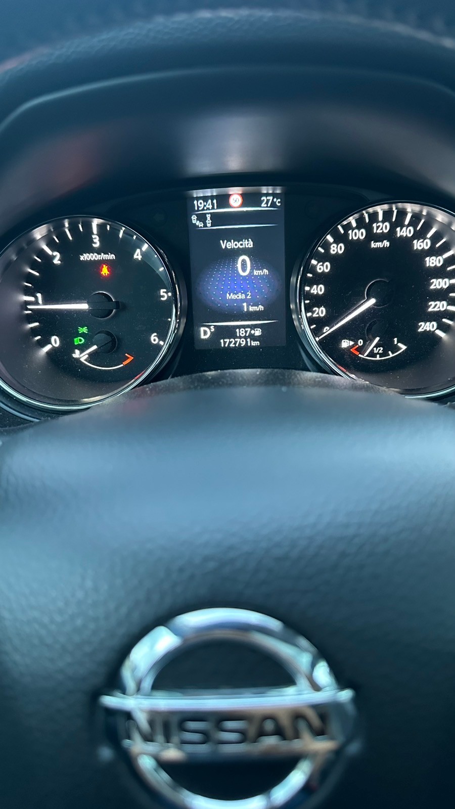 NISSAN Qashqai 1.6 dCi tekna Xtronic CVT-image-9