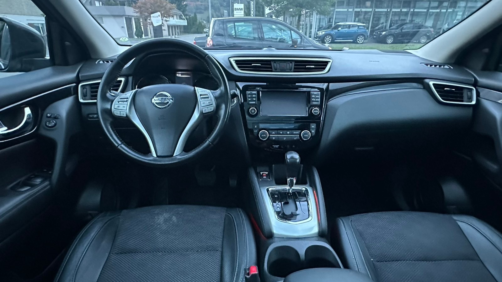 NISSAN Qashqai 1.6 dCi tekna Xtronic CVT-image-6