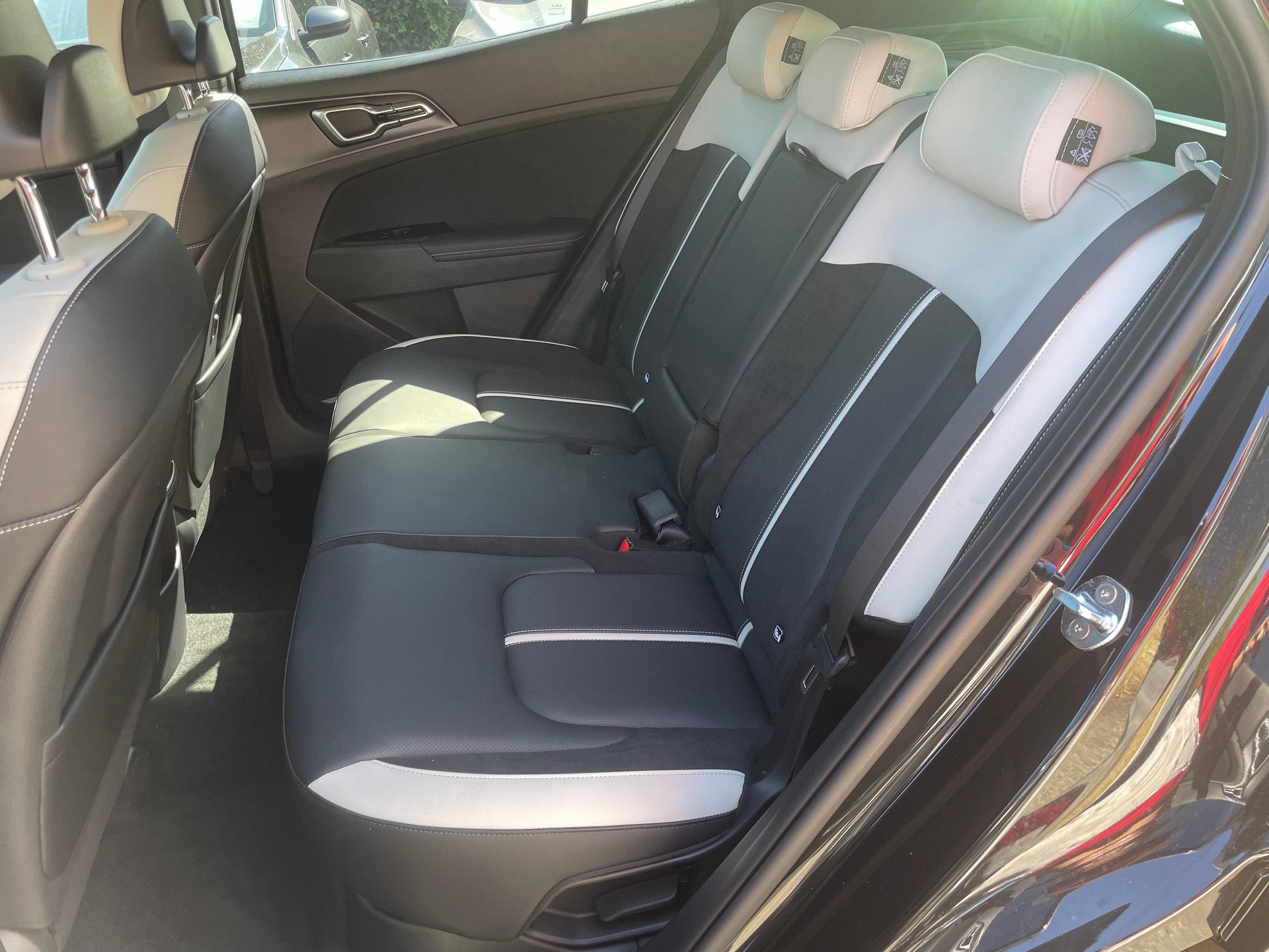 KIA Sportage 1.6 T-GDi Hybrid GT-Line-image-11