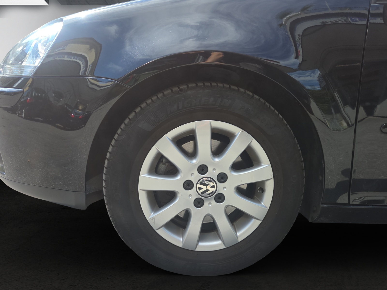 VW Golf 2.0 FSI Comfortline 4Motion-image-8