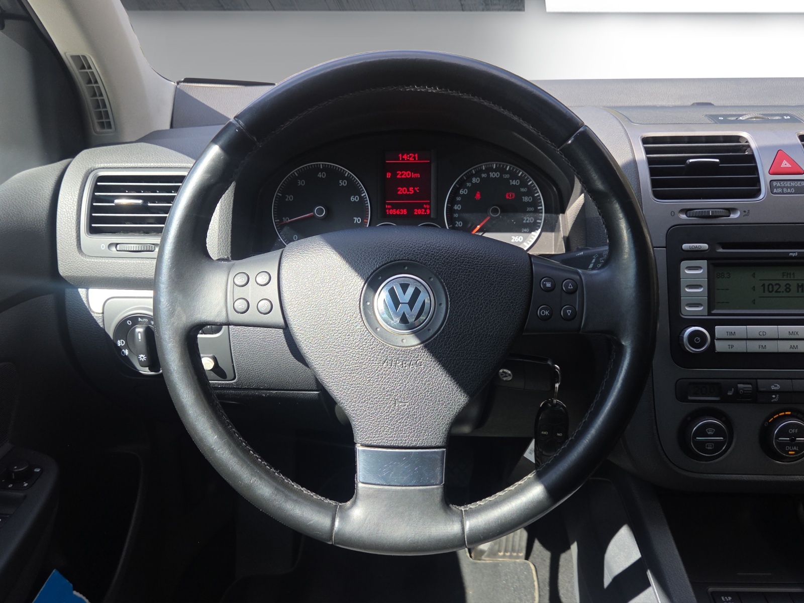 VW Golf 2.0 FSI Comfortline 4Motion-image-11