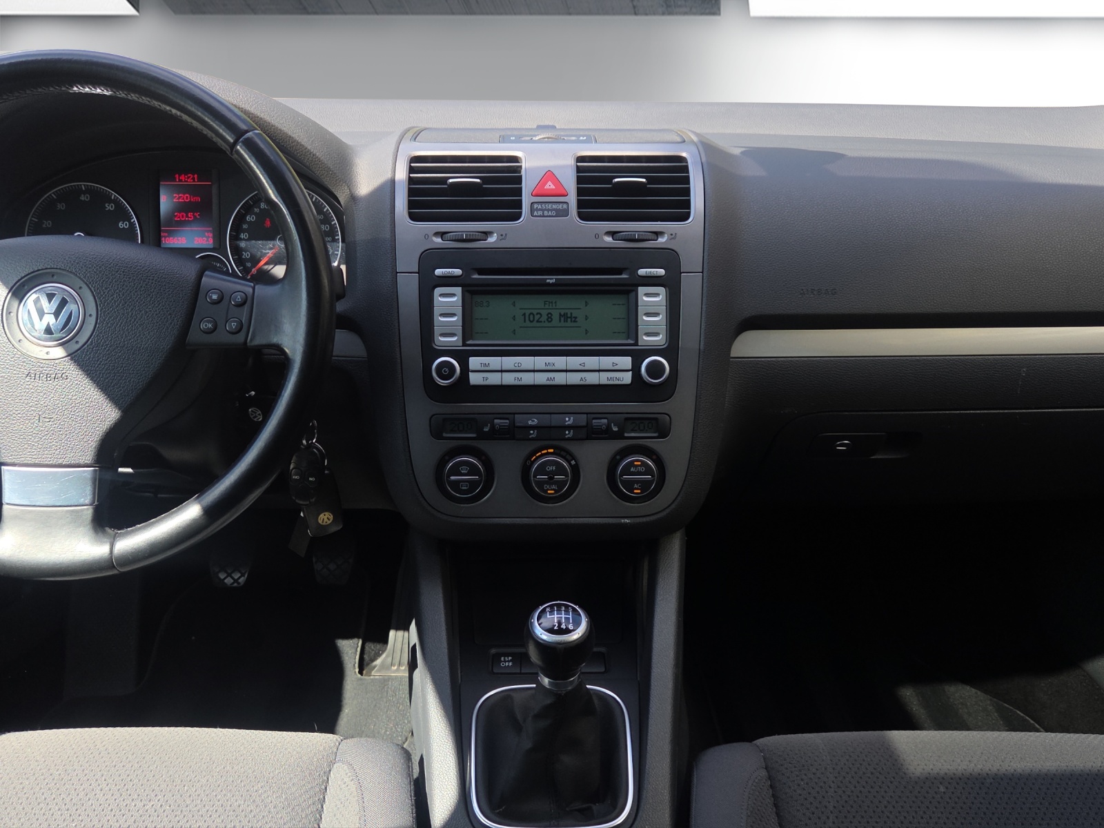 VW Golf 2.0 FSI Comfortline 4Motion-image-12