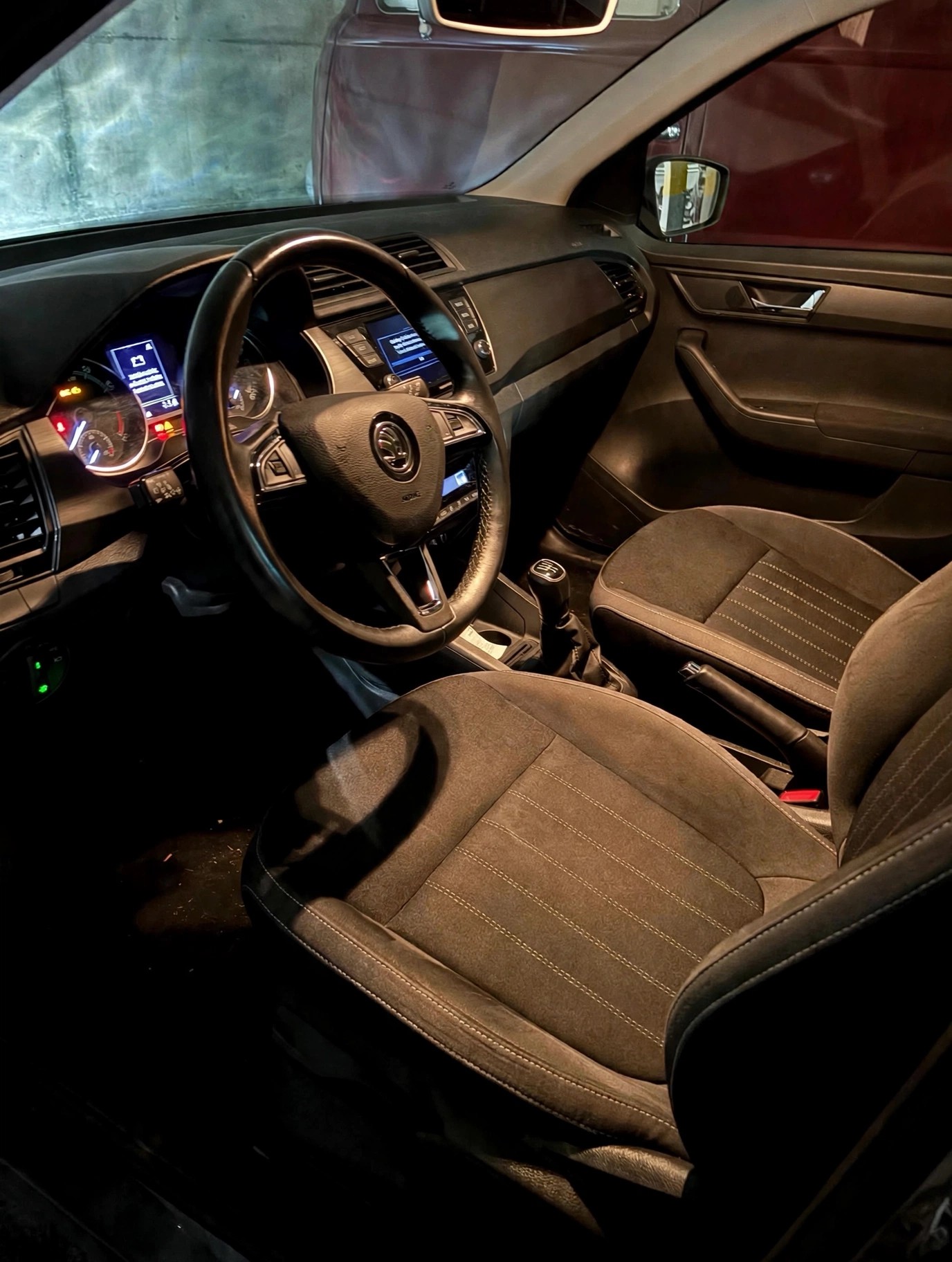 SKODA 1.0 TSI Style-image-3