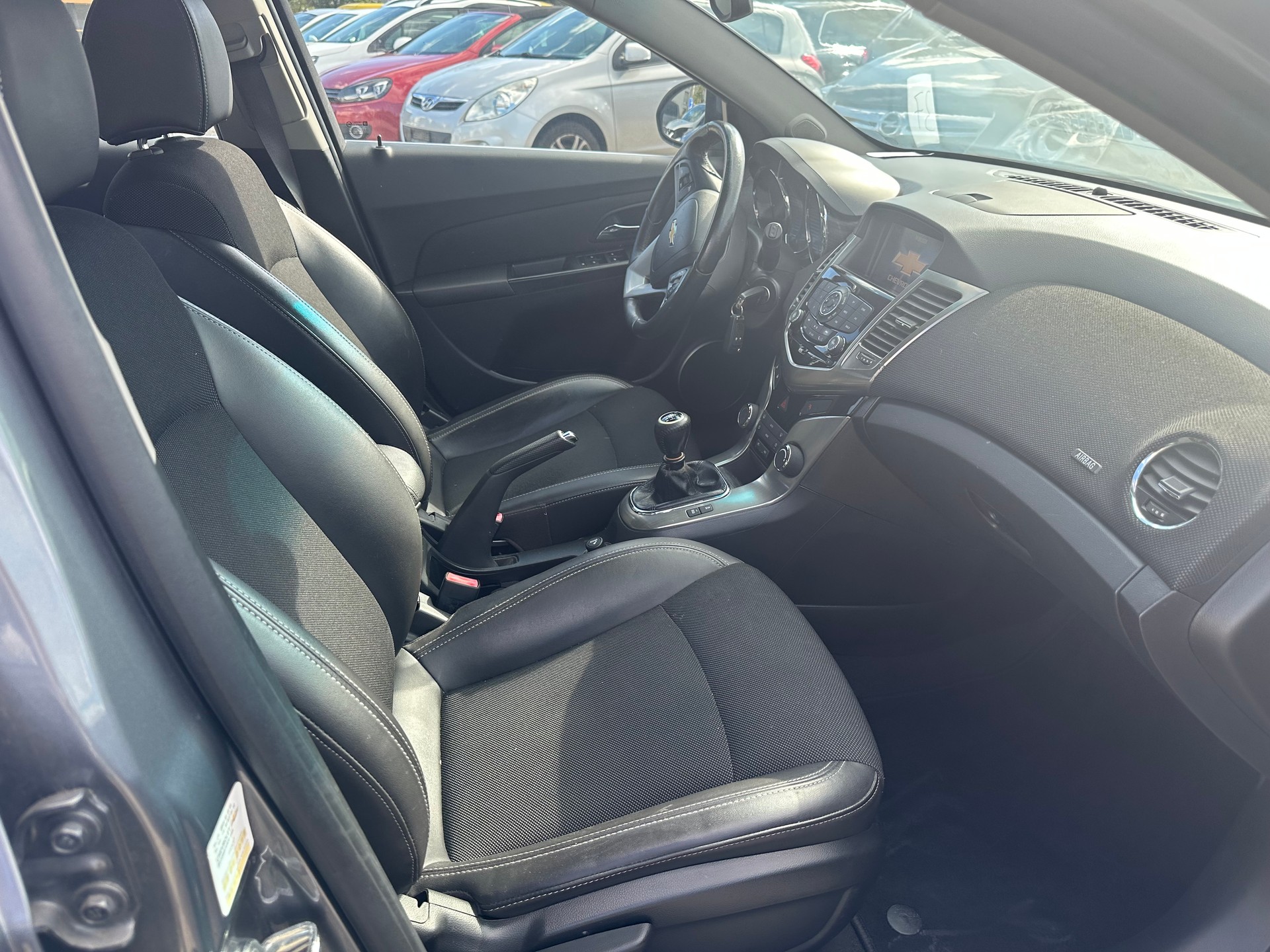 CHEVROLET Cruze Station Wagon 1.7 VCDi LT-image-4