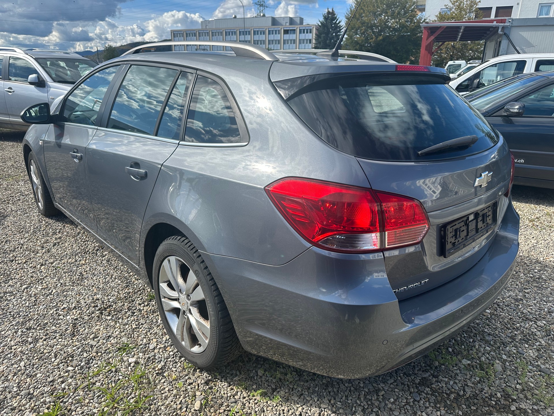 CHEVROLET Cruze Station Wagon 1.7 VCDi LT-image-2