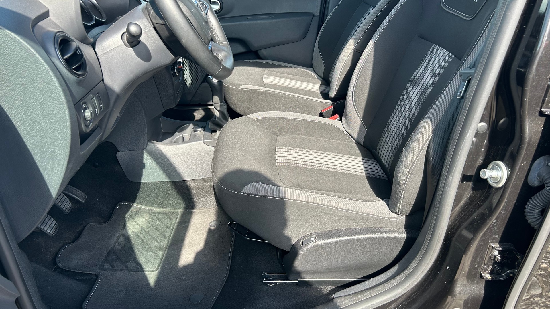 DACIA Lodgy 1.2 T Stepway 7PL-image-8