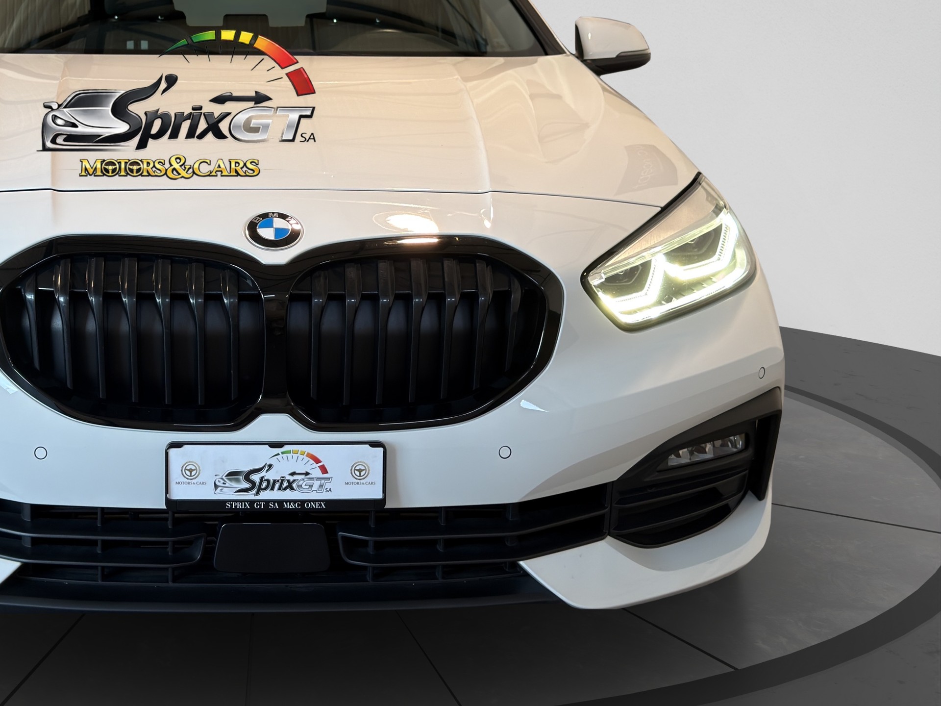 BMW 118d Steptronic-image-8