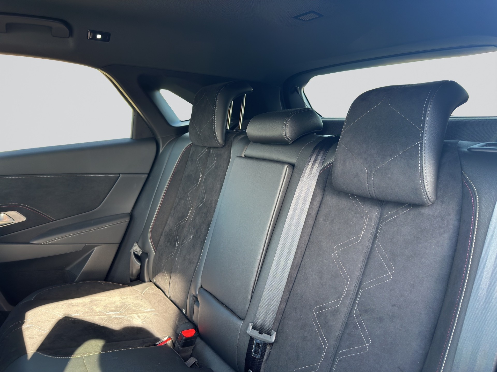 DS AUTOMOBILES DS7 DS 7 Crossback E-Tense 300 4x4 Performance Line-image-7