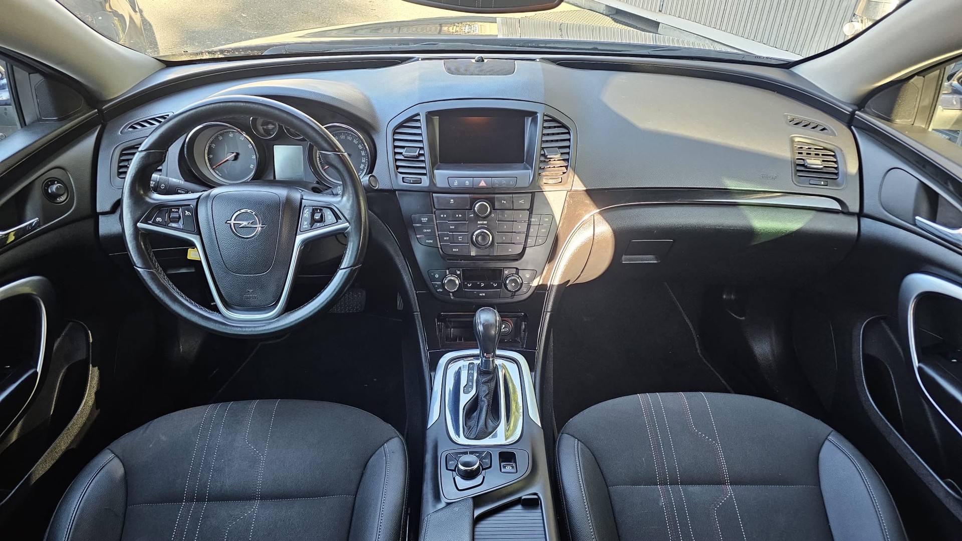 OPEL Insignia 2.0 Turbo Sport Edition Automatic-image-11