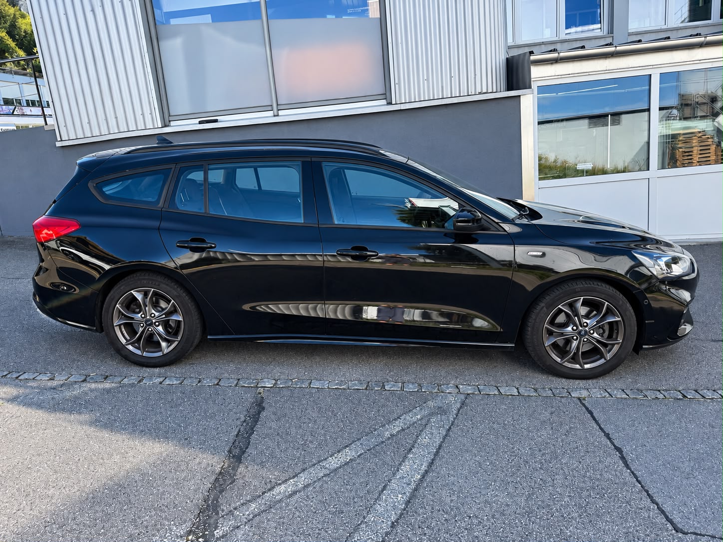 FORD Focus 1.0 SCTi ST Line-image-4