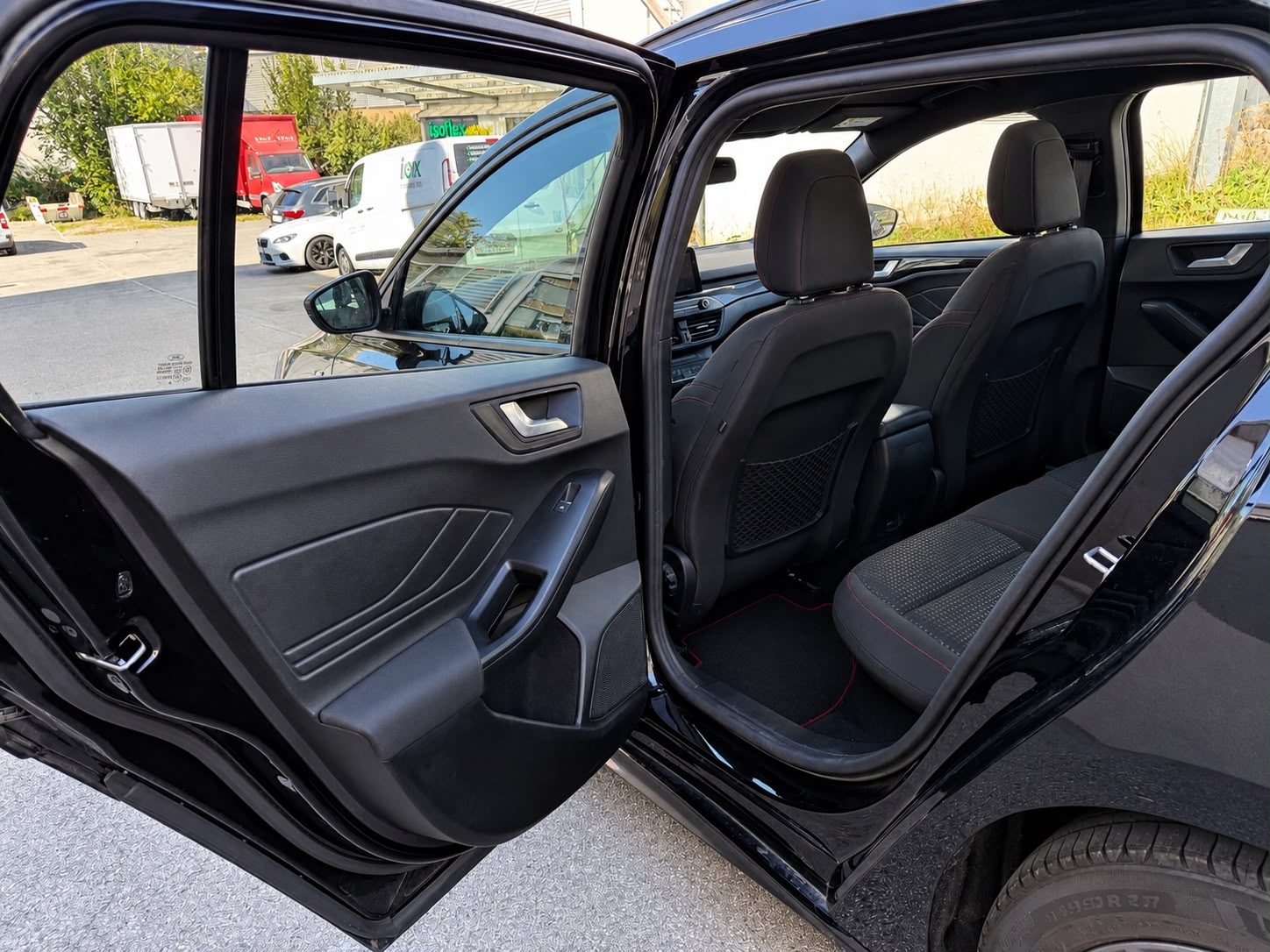 FORD Focus 1.0 SCTi ST Line-image-20