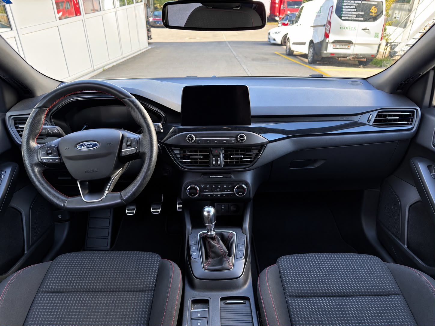FORD Focus 1.0 SCTi ST Line-image-9