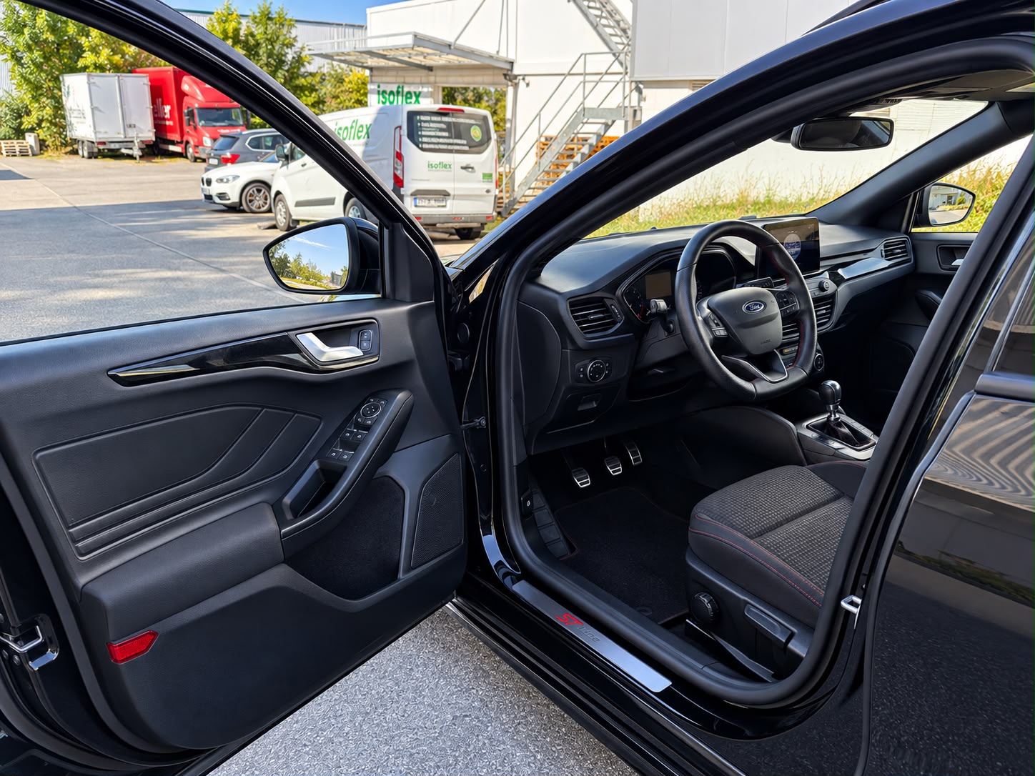 FORD Focus 1.0 SCTi ST Line-image-16