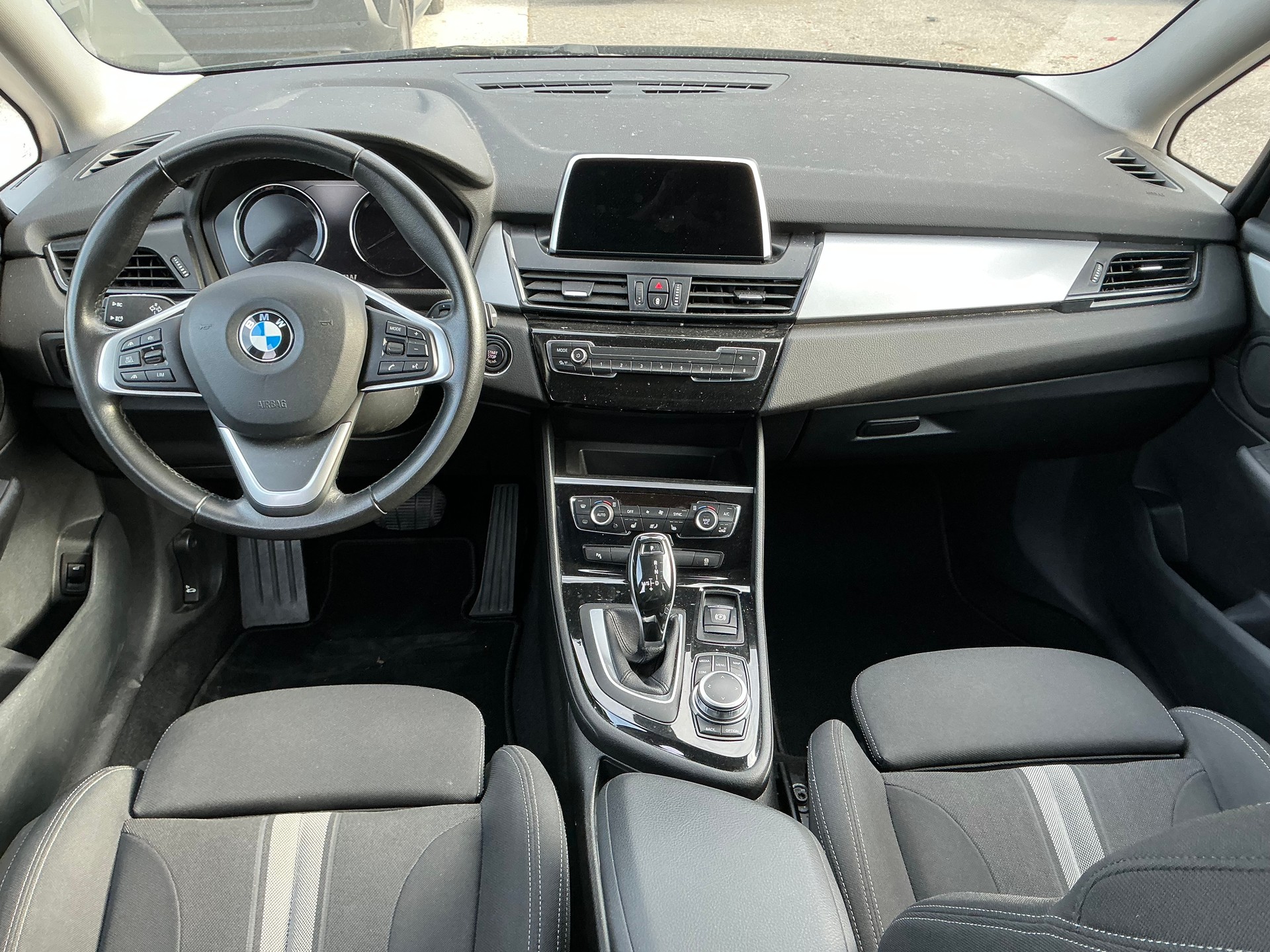 BMW 220d xDrive Gran Tourer Steptronic-image-8