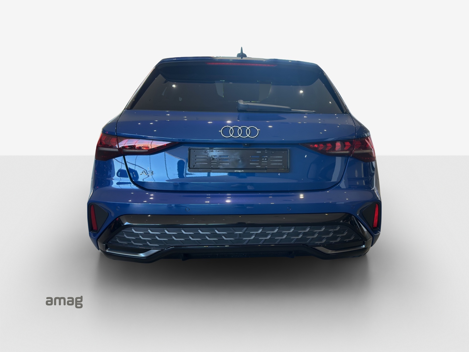 AUDI A3 Sportback TFSI 110 kW S line Attraction S tronic-image-3