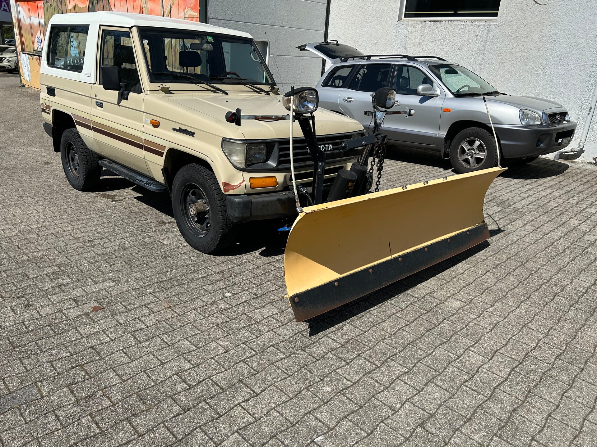 TOYOTA RJ 73 LV-MNEW FRP-Top-image-1