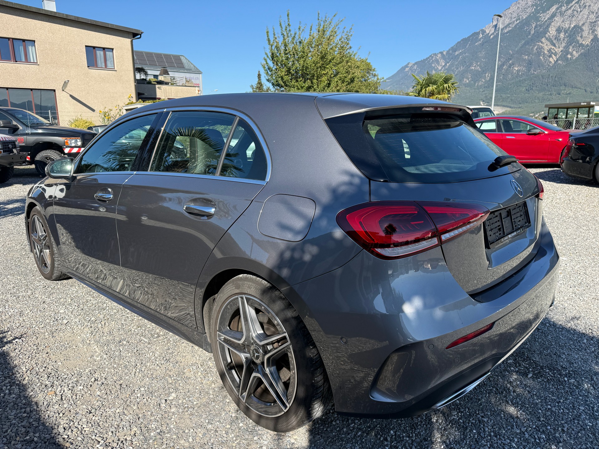 MERCEDES-BENZ A 220 d 4Matic AMG Line-image-4