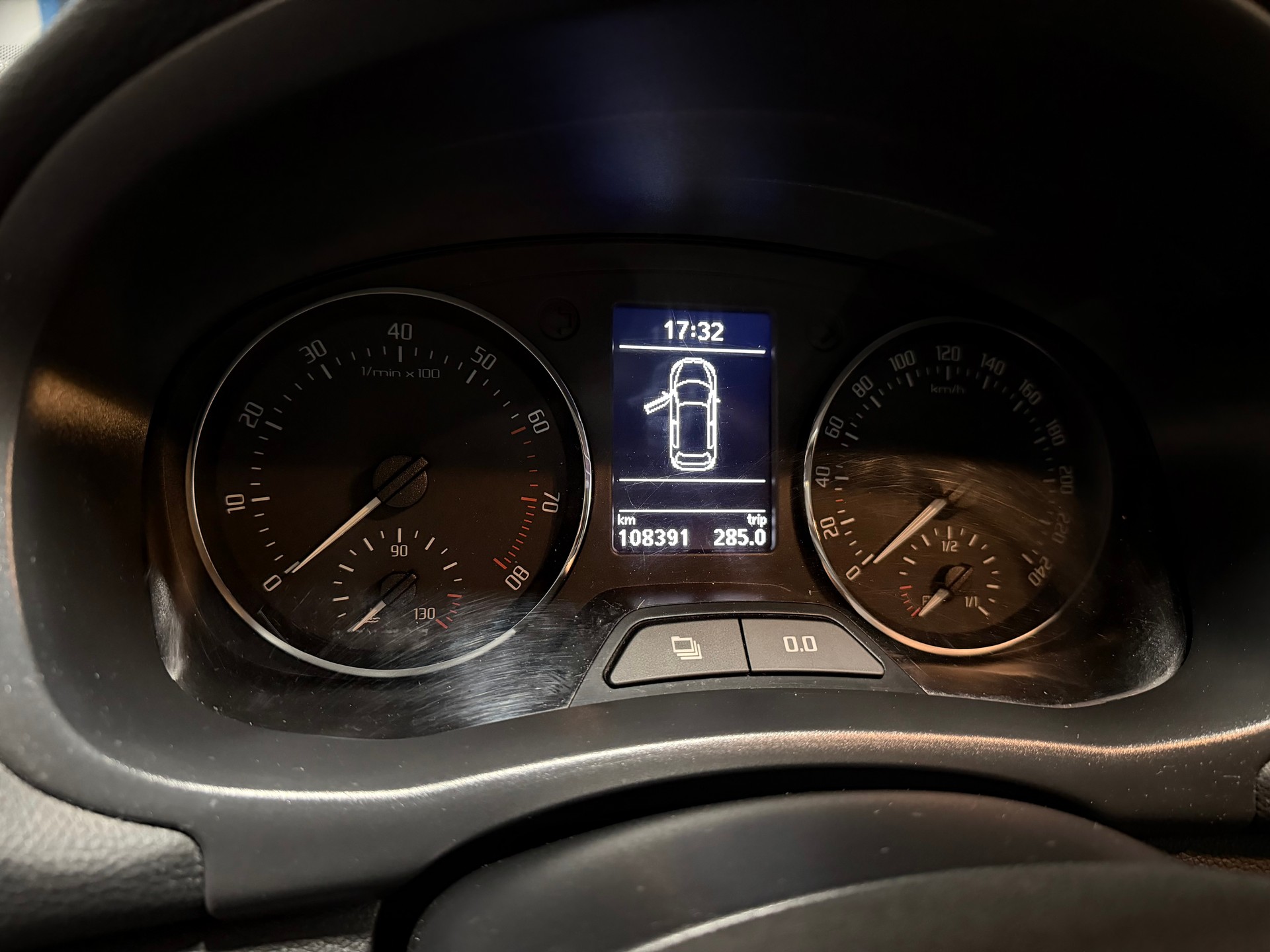 SKODA Fabia 1.2 TSI Ambition-image-10