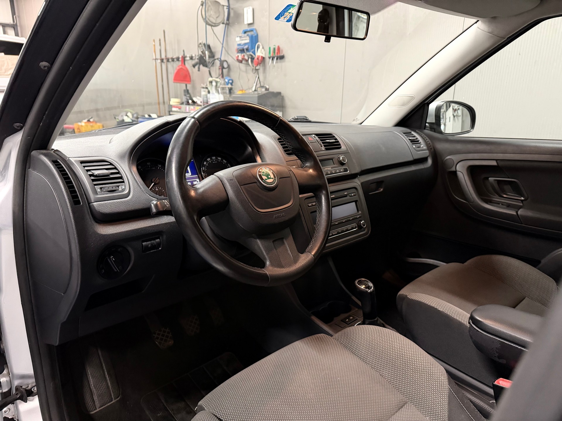 SKODA Fabia 1.2 TSI Ambition-image-7