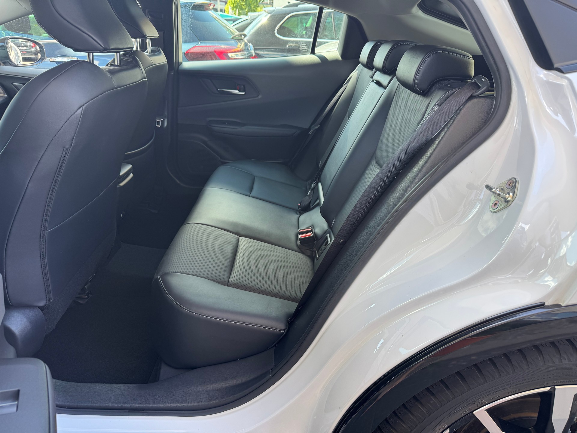 TOYOTA Prius 2,0 VVT-i Plug-in Hybrid Premium-image-5