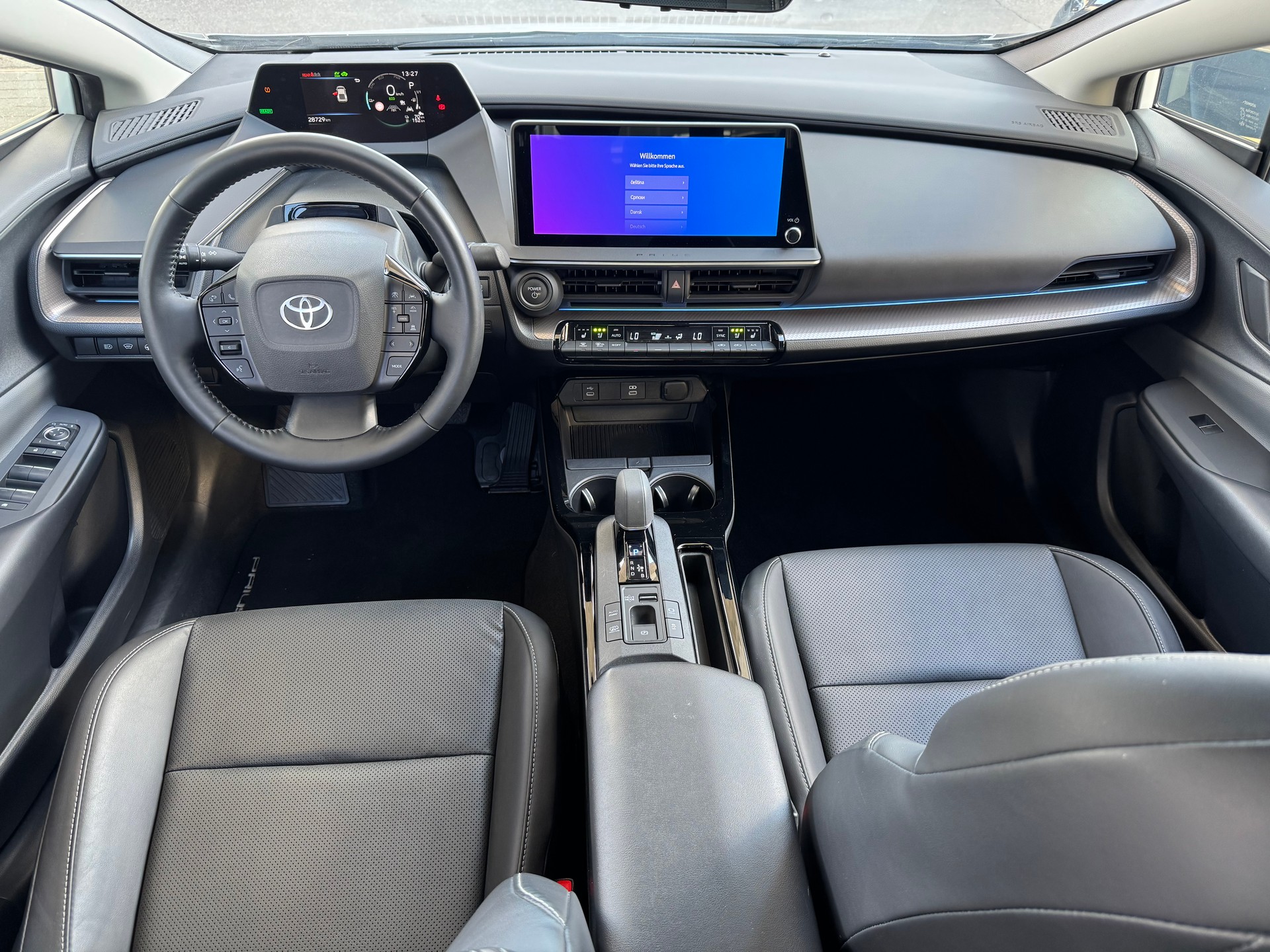 TOYOTA Prius 2,0 VVT-i Plug-in Hybrid Premium-image-7